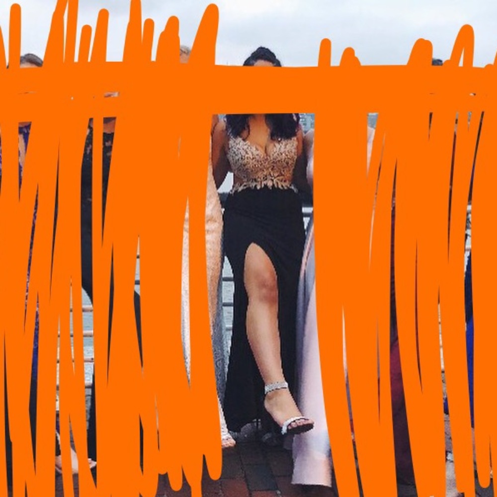 Prom dress!! Price negotiable!! Beautifully fit